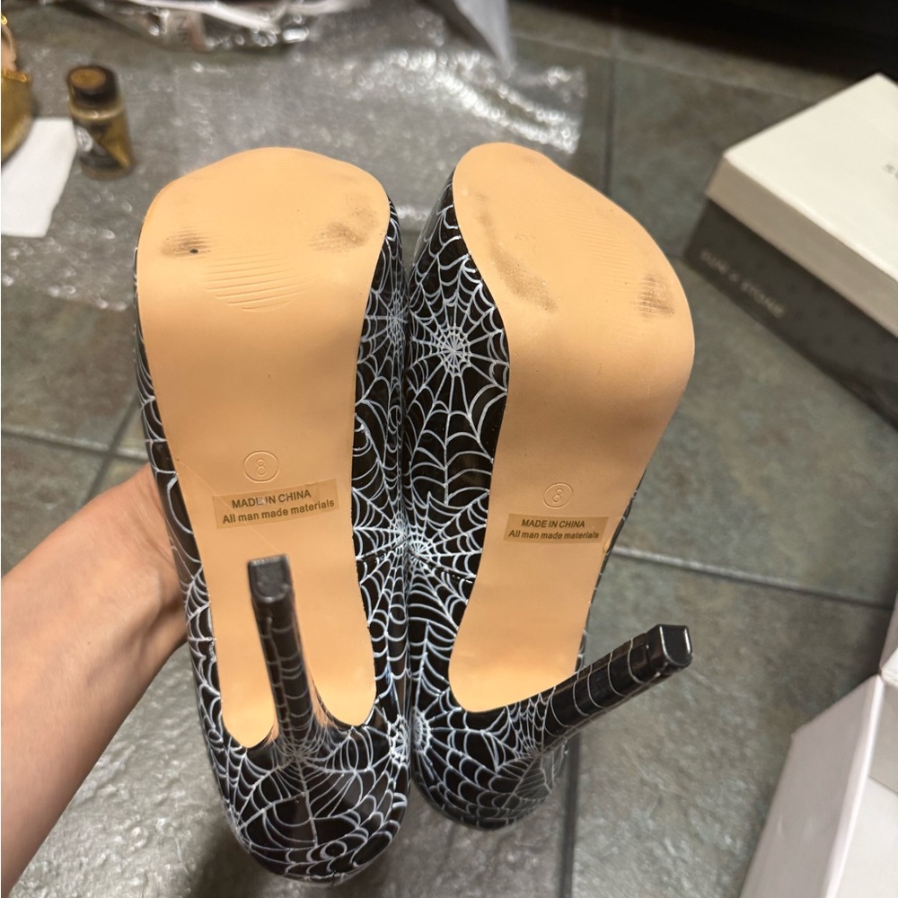 Spiderweb Halloween Heels US8 - Picture 6 of 9